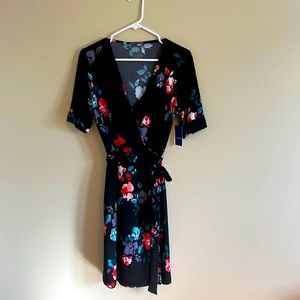 Apt. 9 casual dress, size medium. New with Tags